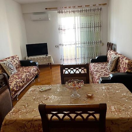 Appartamento incantevole con posto auto privato Vlorë Esterno foto