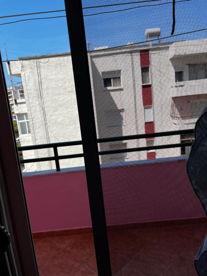 Appartamento incantevole con posto auto privato Vlorë Esterno foto